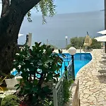Vladimiros Apartments
